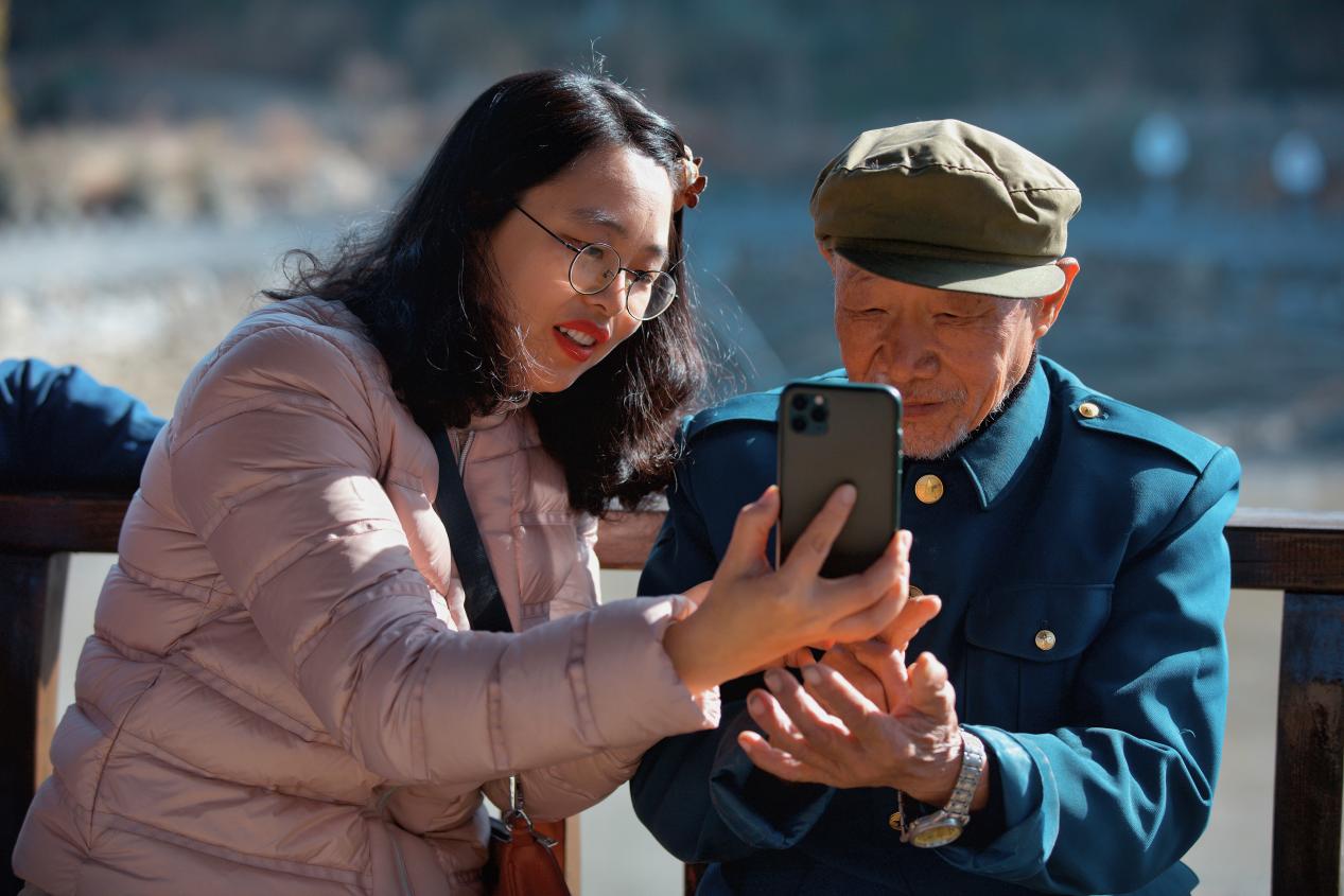 配图版:黄冈师院支农摄影队用镜头助力乡村振兴(1).docx